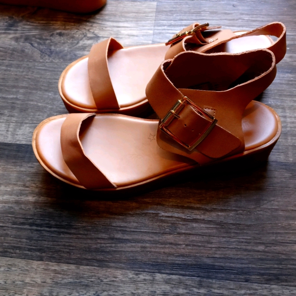 Sandals - Picture 4 of 5